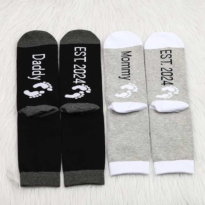 Daddy and Mommy Est 2024 Socks Gifts Funny New Mom Sock New Parent Gift Parents to Be First Time Mom Dad Expecting Gifts (2024 socks)
