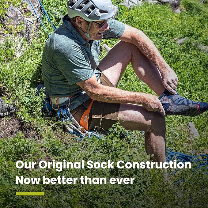 Smartwool Women's Women's Hike Classic Edition Full Cushion Crew Hiking Socks, Navy, L UK